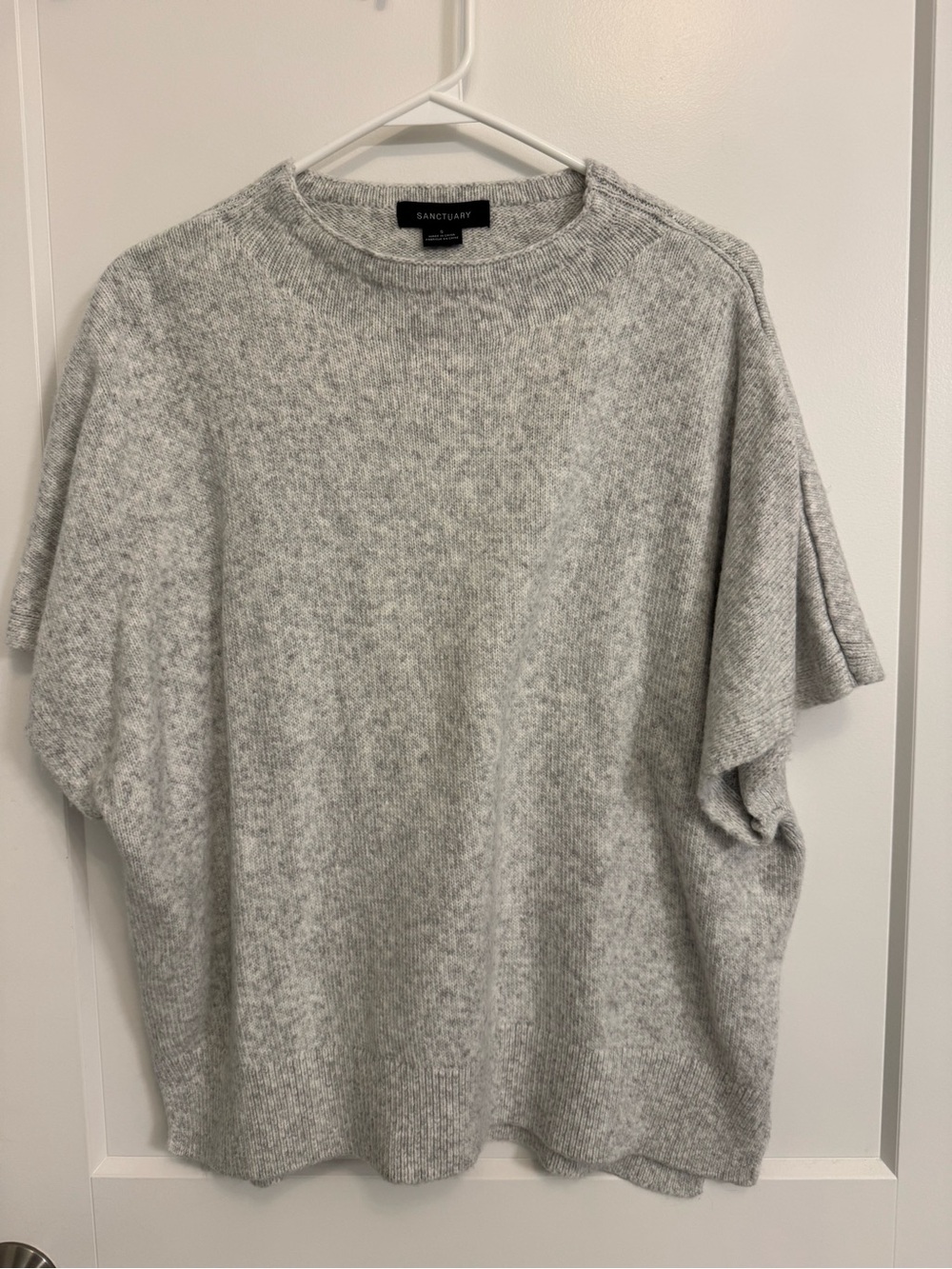 Sanctuary Women’s Light Gray Pullover Short Sleeve Sweater